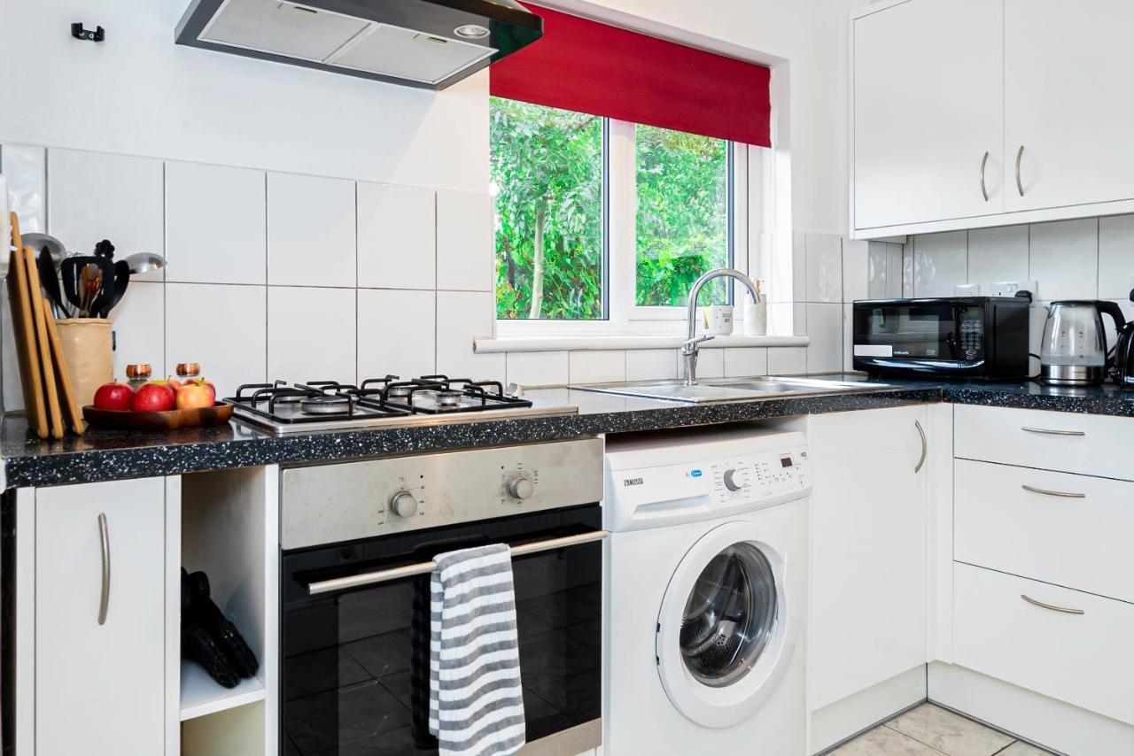 Charming 2-Bedroom Flat With A Garden And Free Parking At Abingdon Оксфорд Екстер'єр фото