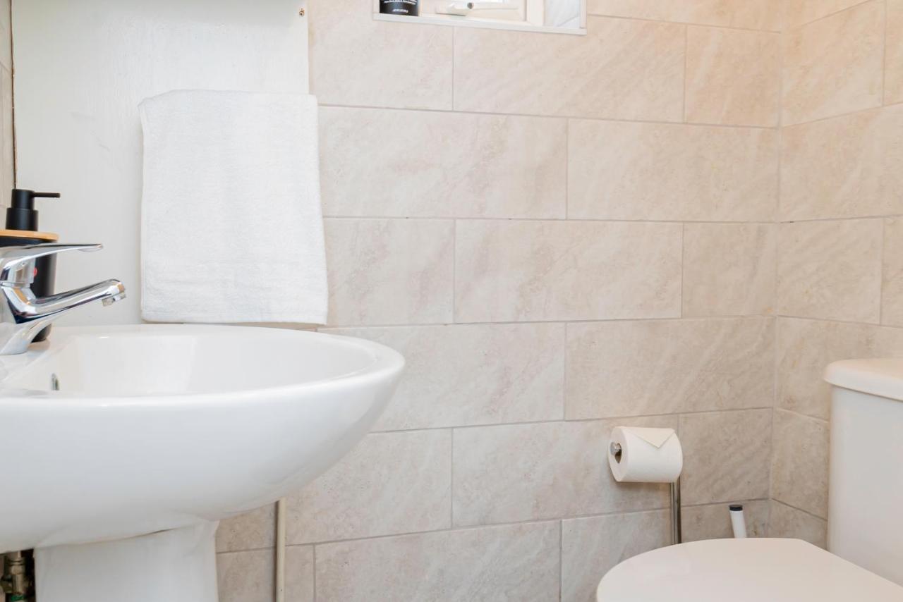Charming 2-Bedroom Flat With A Garden And Free Parking At Abingdon Оксфорд Екстер'єр фото